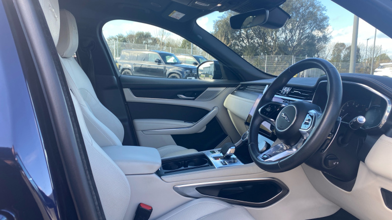 Jaguar F-Pace 2.0 D200 R-Dynamic Black 5dr Auto AWD Diesel Estate